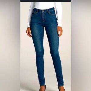 NWT Judy Bleu skinny cropped size 4